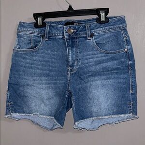 1822 Denim Women's Medium Blue Distressed Frayed Hem Jean Shorts Size 6